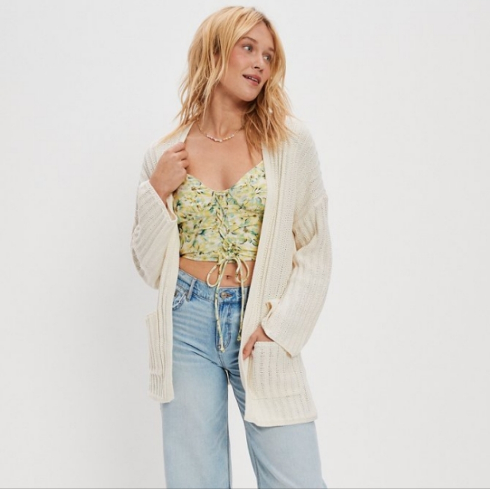 ⚡️SALE⚡️🆕️NWT AE Bell Sleeve Cardigan in 'Cream', Size Medium - Picture 1 of 8